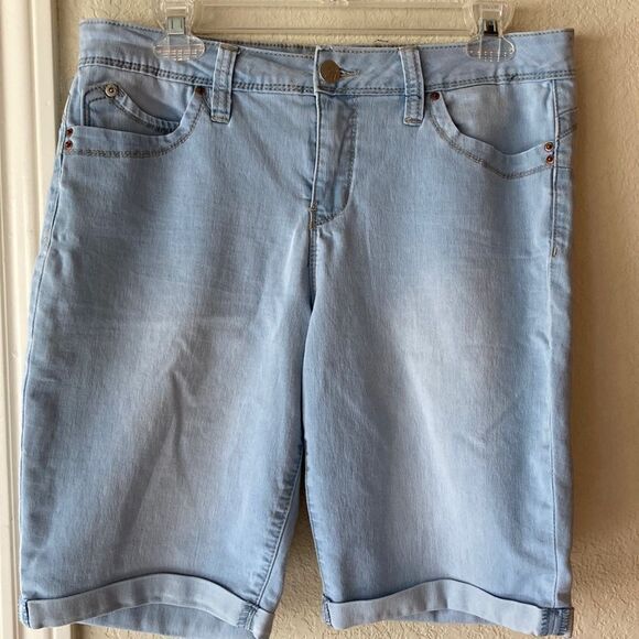 Royalty For Me WannaBettaButt Light Blue Cuffed Shorts Size 12 - Picture 1 of 11